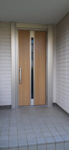 西脇市 玄関ドアリフォーム 施工後